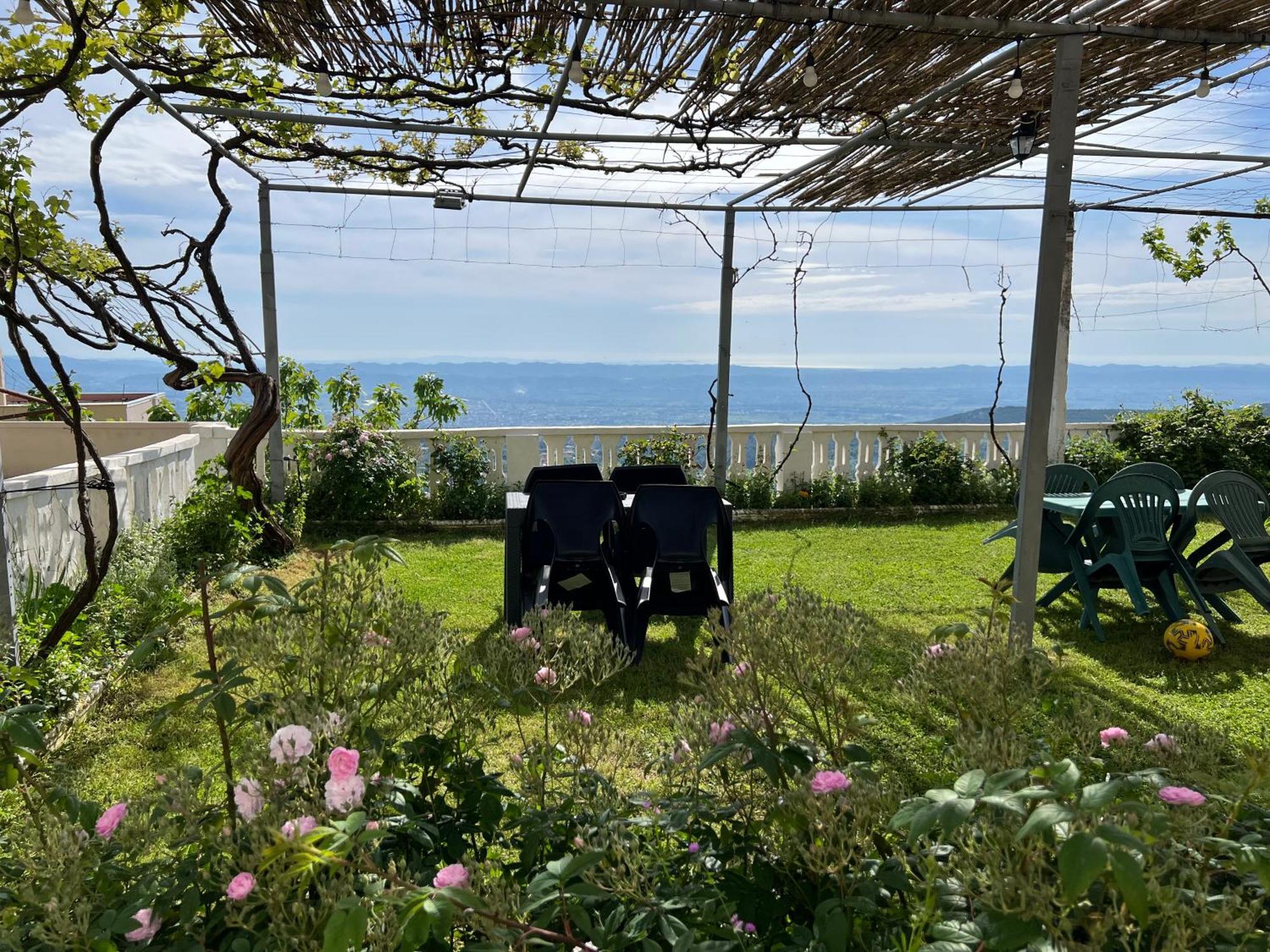 Garden Villa Guni Kruje Bagian luar foto