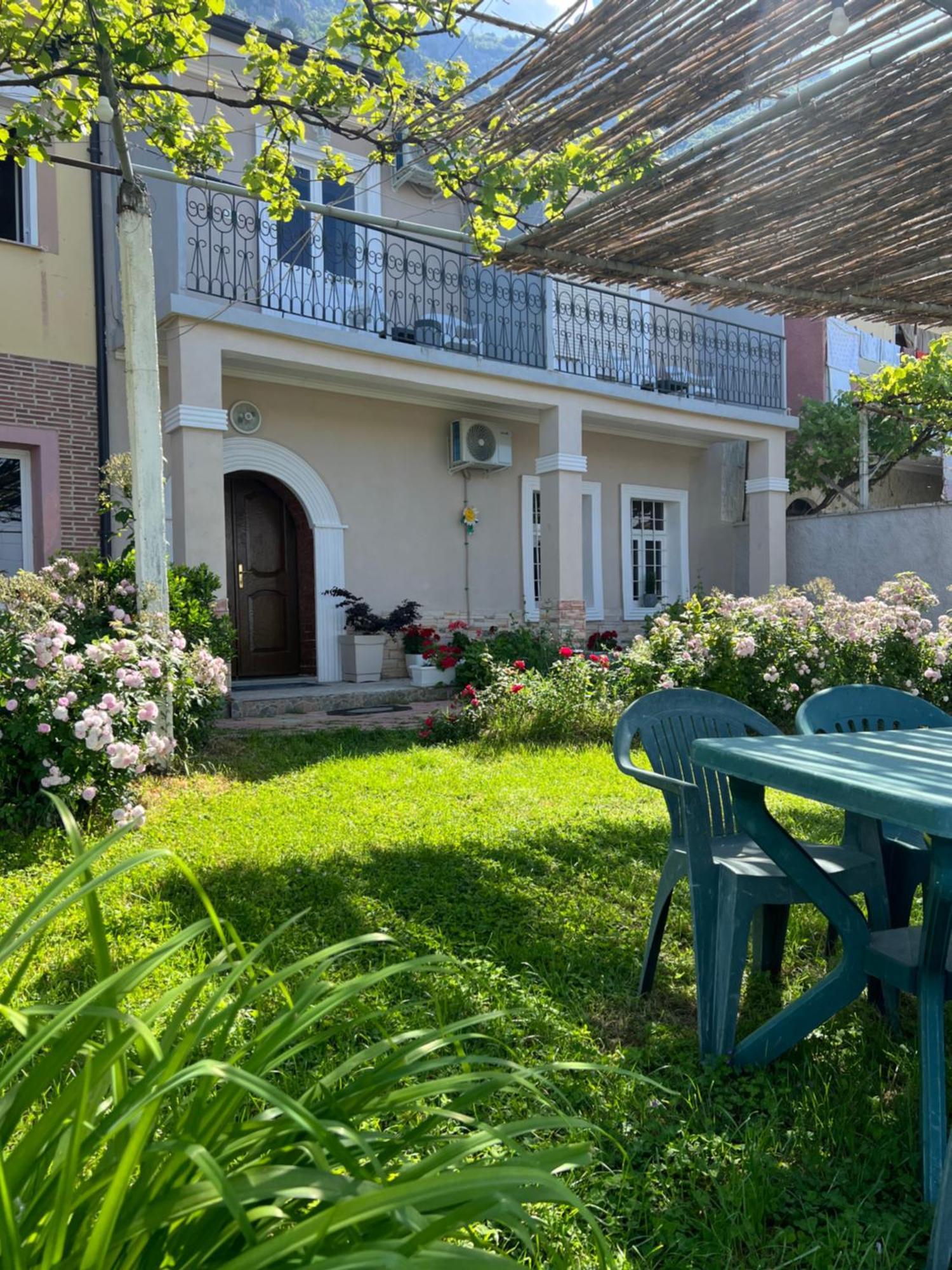 Garden Villa Guni Kruje Bagian luar foto